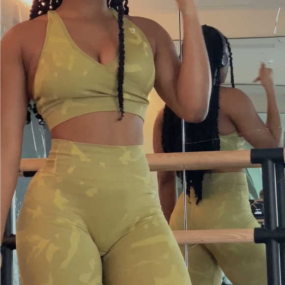 Gymshark Adapt Camo Seamless Set - Picture 2 of 9